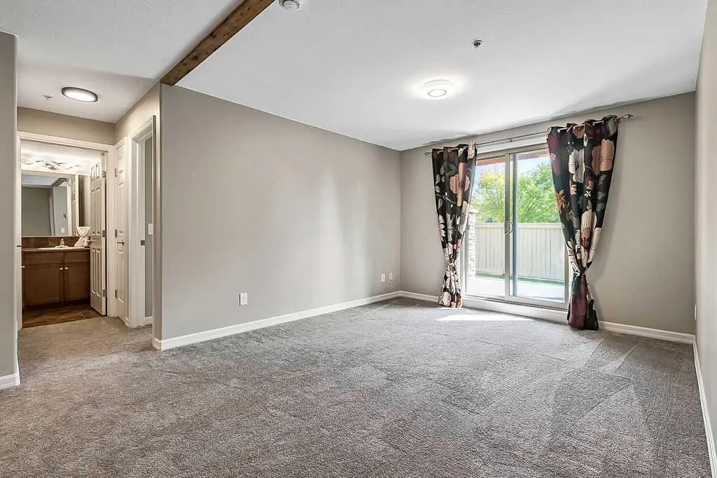 92 Crystal Shores Road, #2105