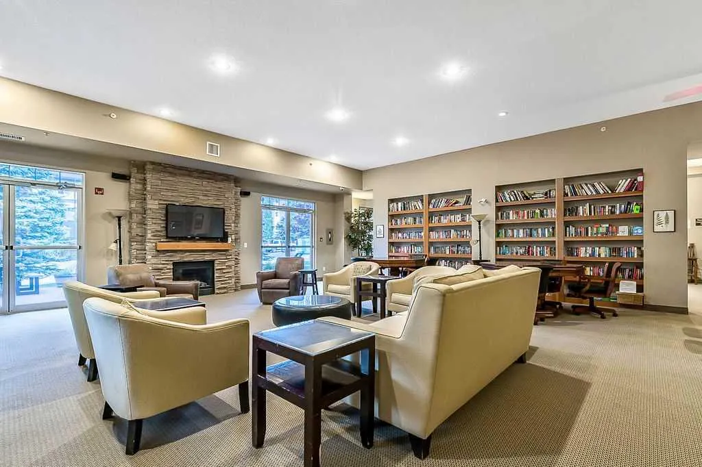 92 Crystal Shores Road, #2105