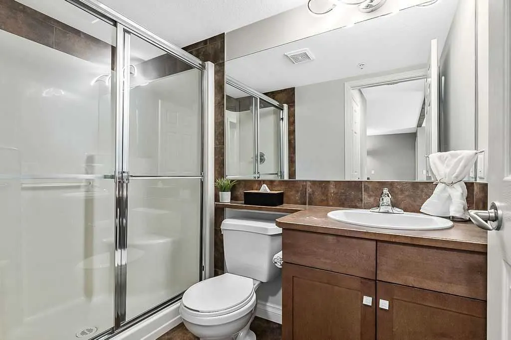 92 Crystal Shores Road, #2105