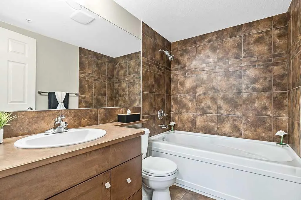 92 Crystal Shores Road, #2105