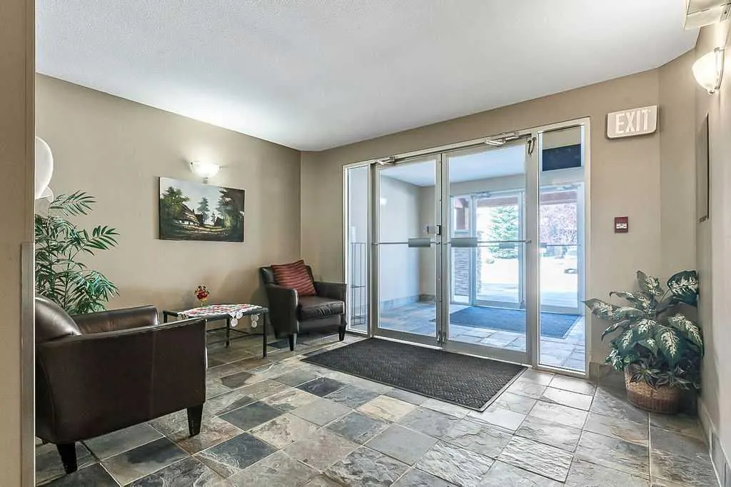 92 Crystal Shores Road, #2105