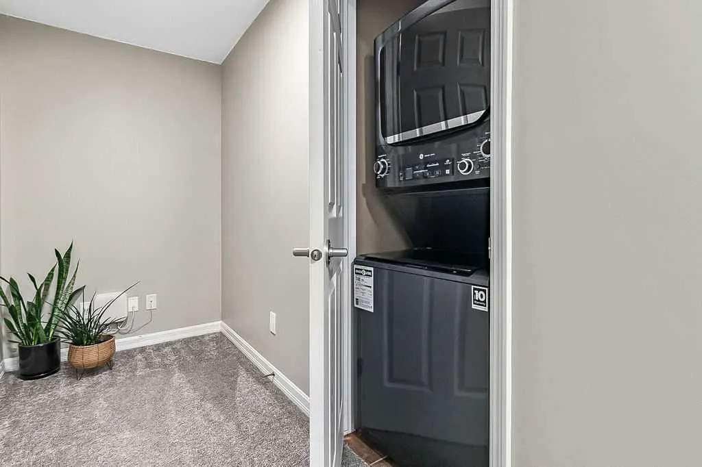 92 Crystal Shores Road, #2105