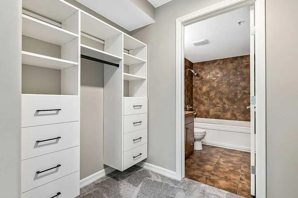 92 Crystal Shores Road, #2105
