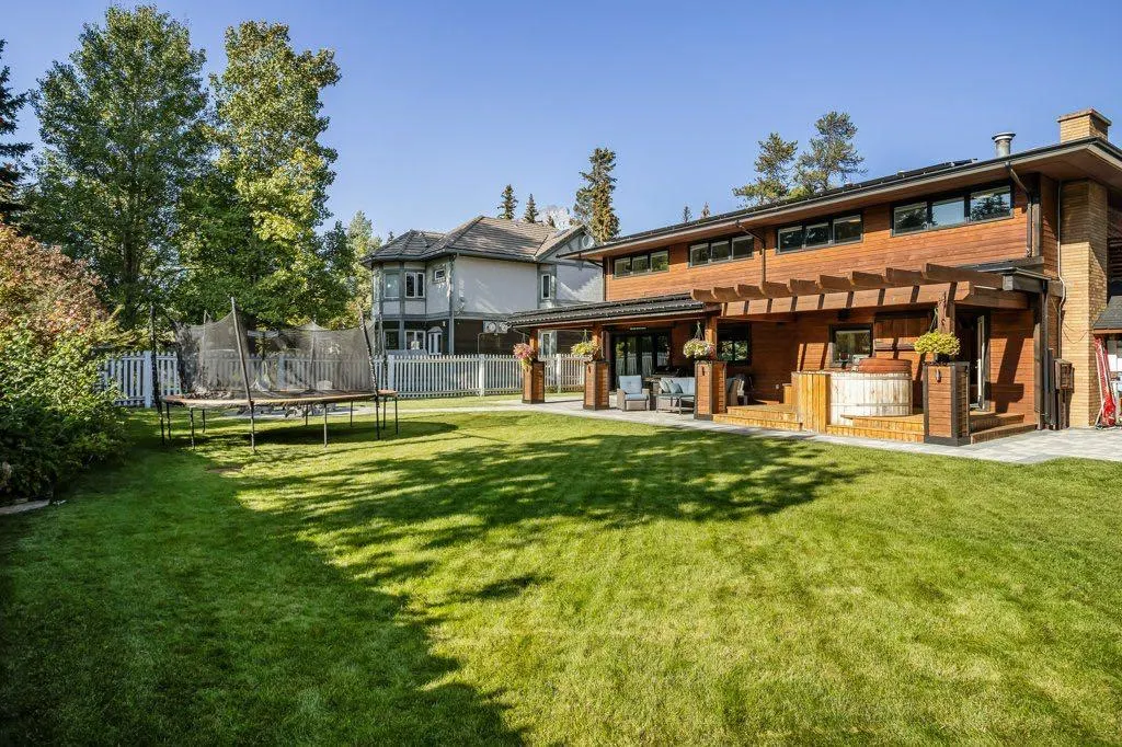 115 Spray Avenue