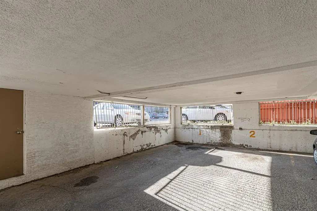 6827 Centre Street NW, #1
