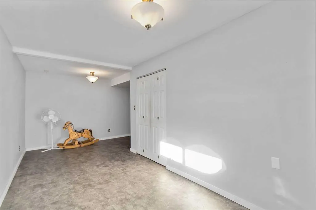 172 Fireweed Crescent
