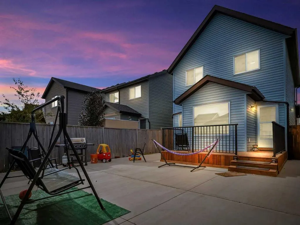 144 Skyview Point Green NE