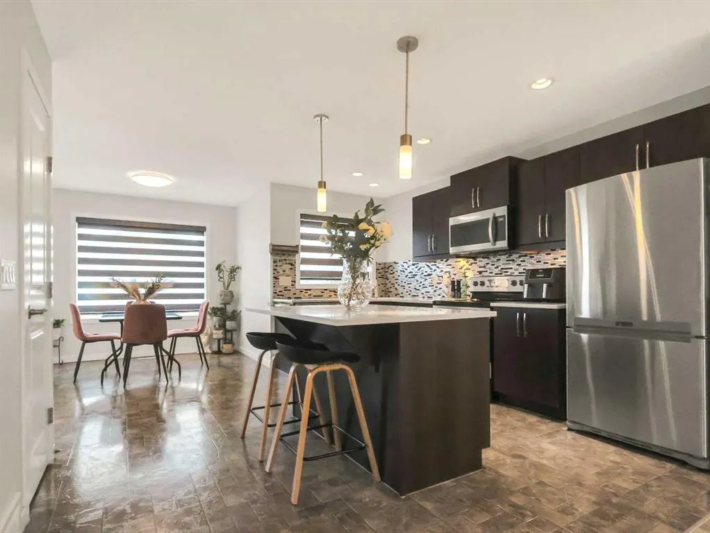 144 Skyview Point Green NE