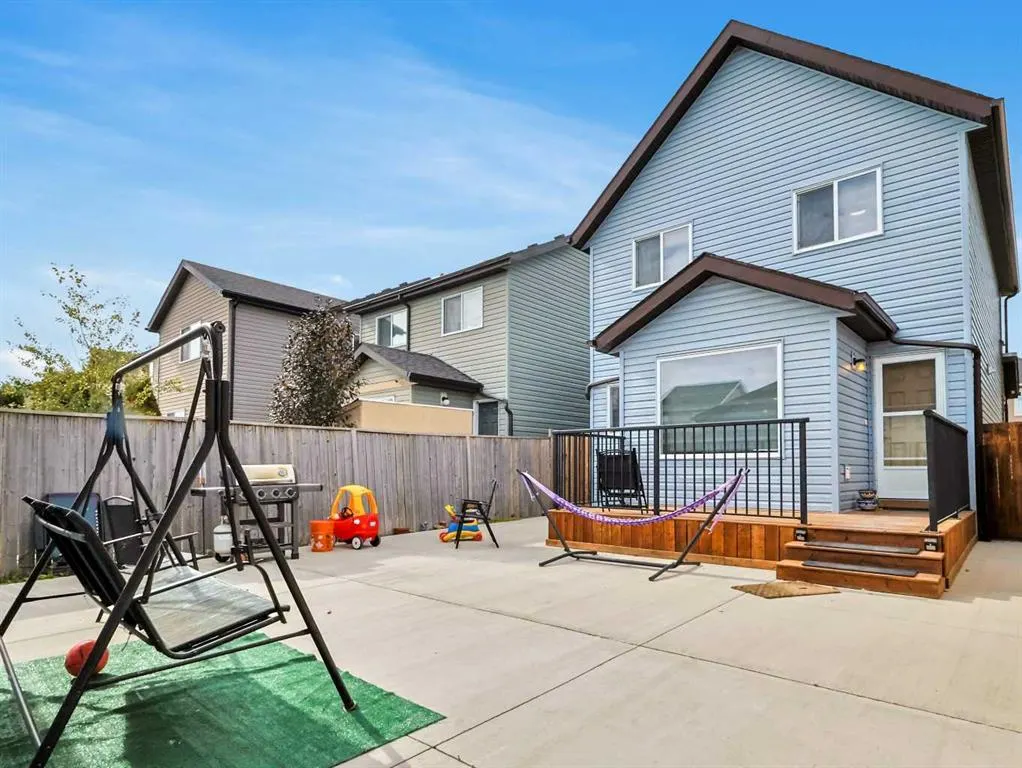 144 Skyview Point Green NE