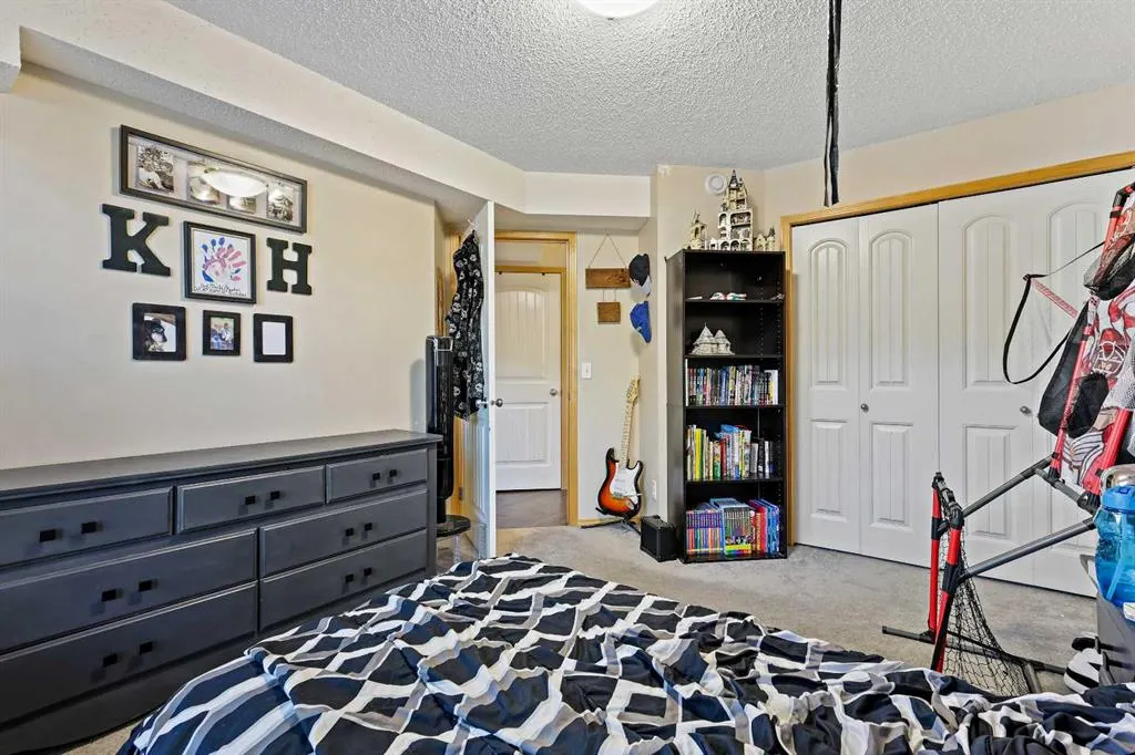15 Everridge Square SW, #104