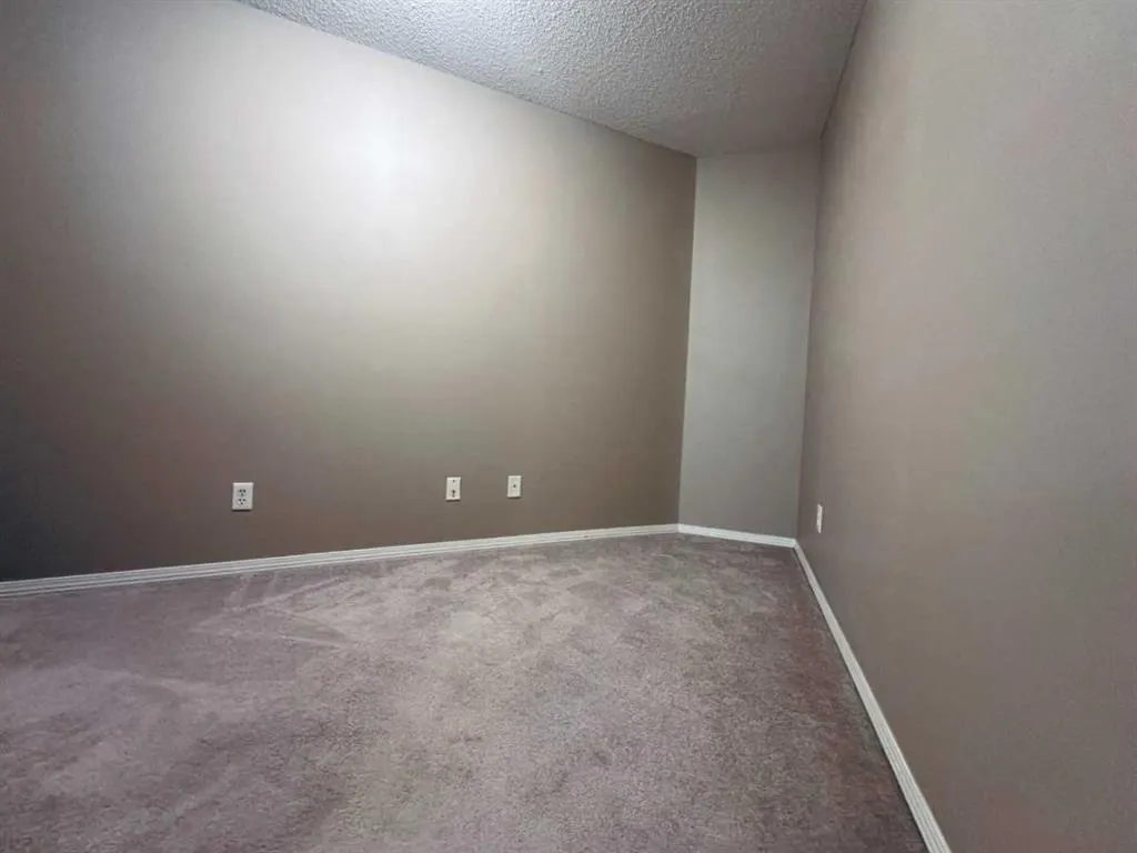 8 Bridlecrest Drive SW, #1220