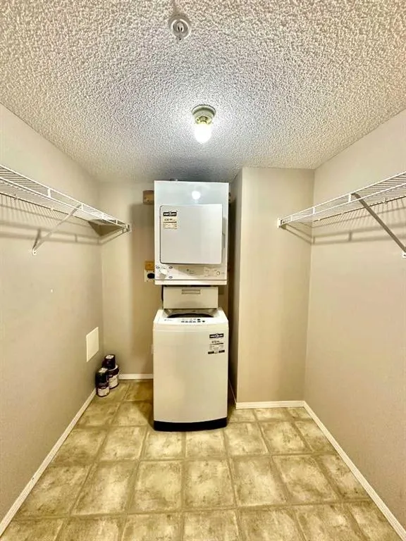8 Bridlecrest Drive SW, #1220