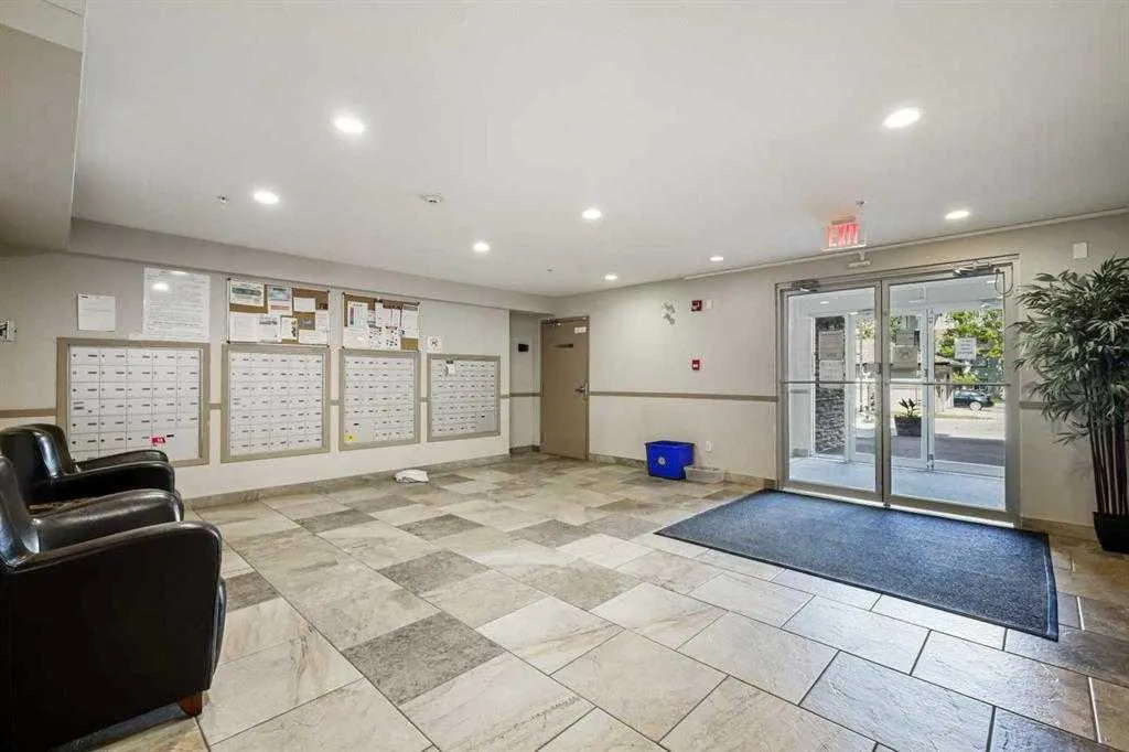 8 Bridlecrest Drive SW, #1220