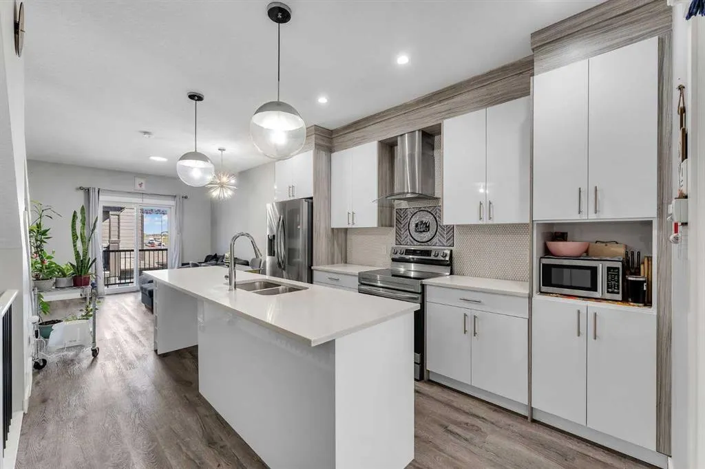 95 Skyview Close NE, #714