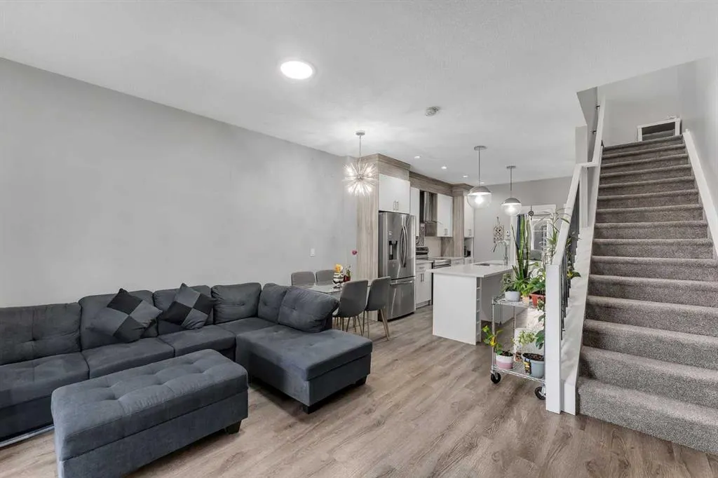 95 Skyview Close NE, #714
