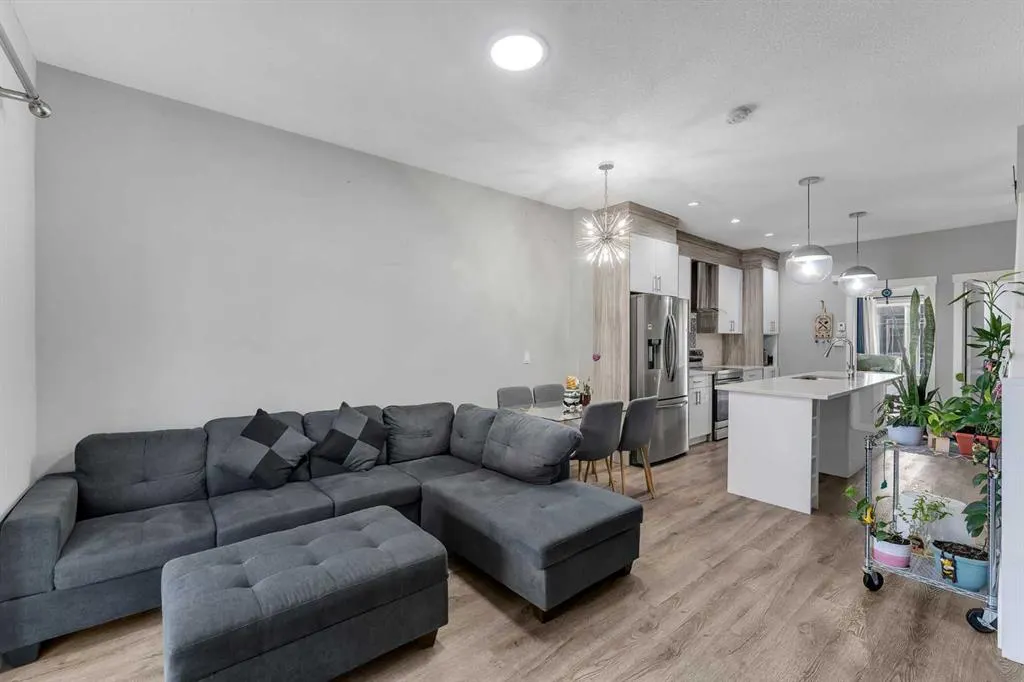 95 Skyview Close NE, #714