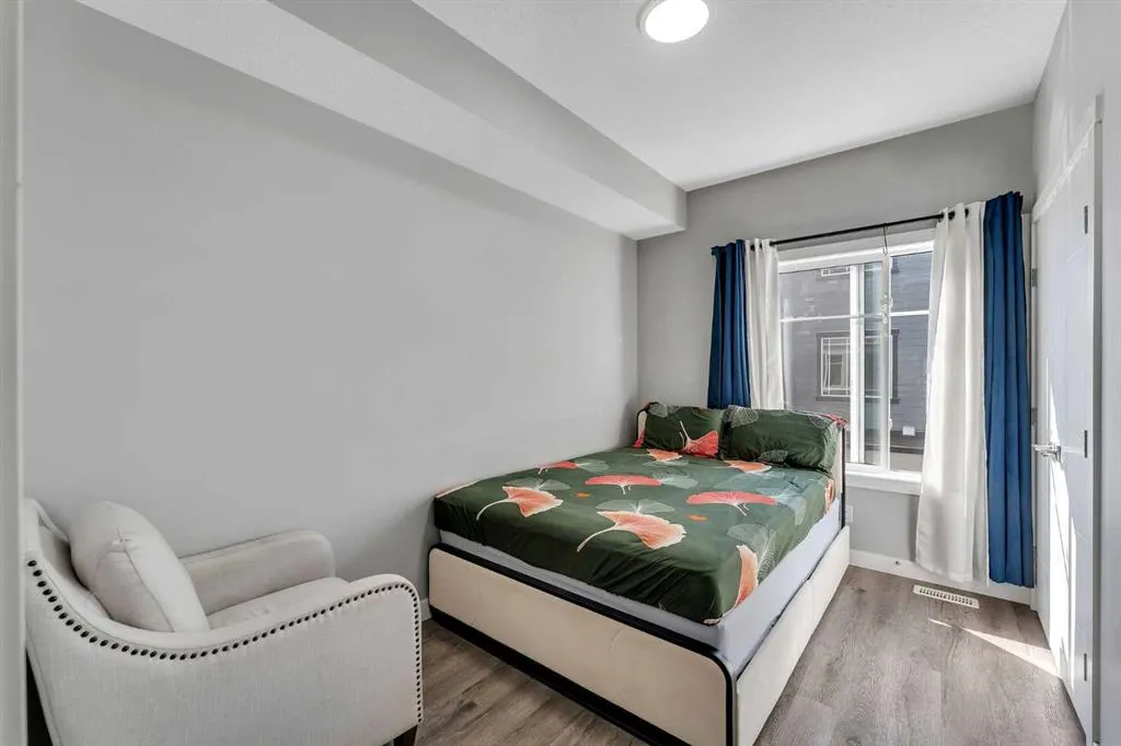 95 Skyview Close NE, #714