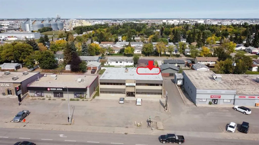 5720 44 Street, #Top Floor - NORTH EAST PT