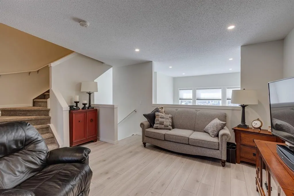 174 Chinook Gate Boulevard SW