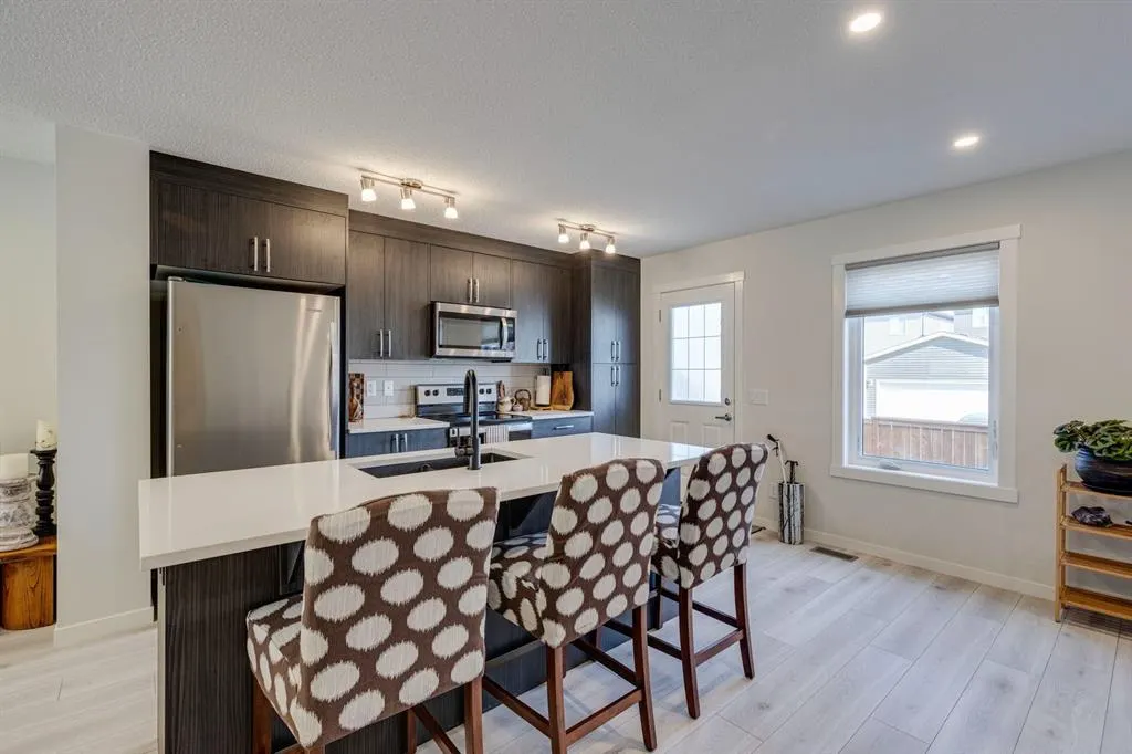 174 Chinook Gate Boulevard SW