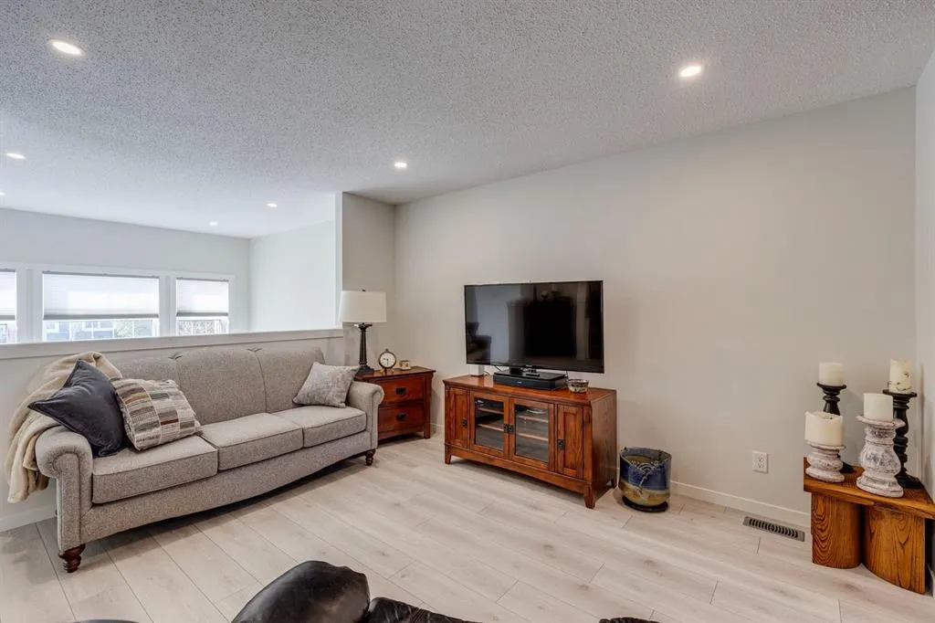174 Chinook Gate Boulevard SW