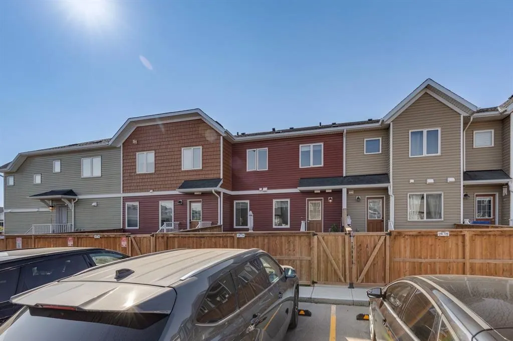 174 Chinook Gate Boulevard SW