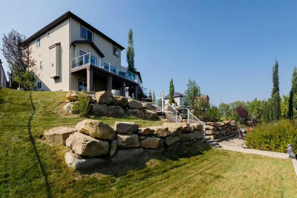 52 Val Gardena Court SW