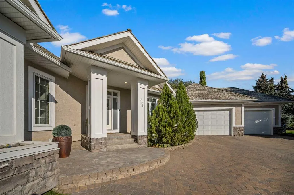 171 Slopeview Drive SW