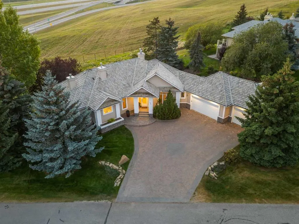 171 Slopeview Drive SW