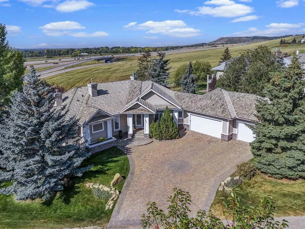 171 Slopeview Drive SW