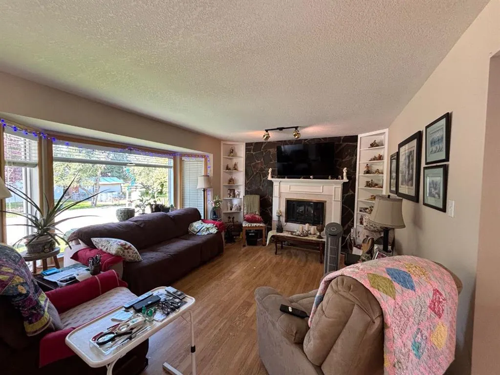 253 W 4 Avenue S