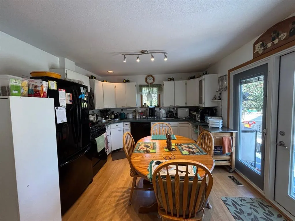 253 W 4 Avenue S
