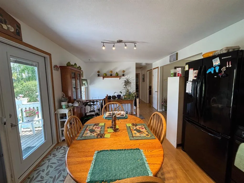 253 W 4 Avenue S