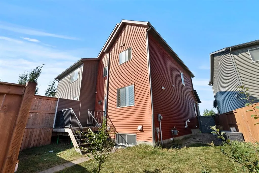 187 Savanna Parade NE