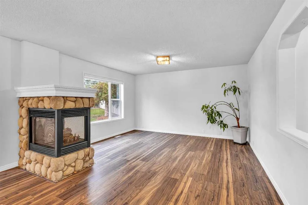 331 Springbank Place SW