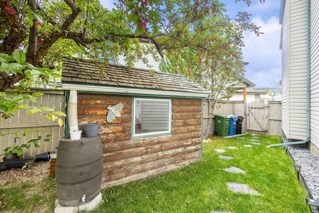 331 Springbank Place SW
