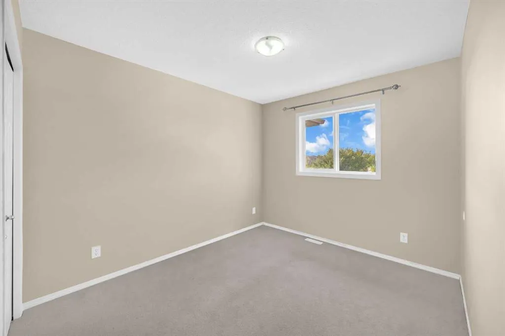 5 Saddlebrook Common NE