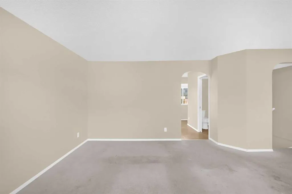 5 Saddlebrook Common NE