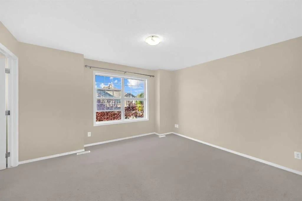 5 Saddlebrook Common NE