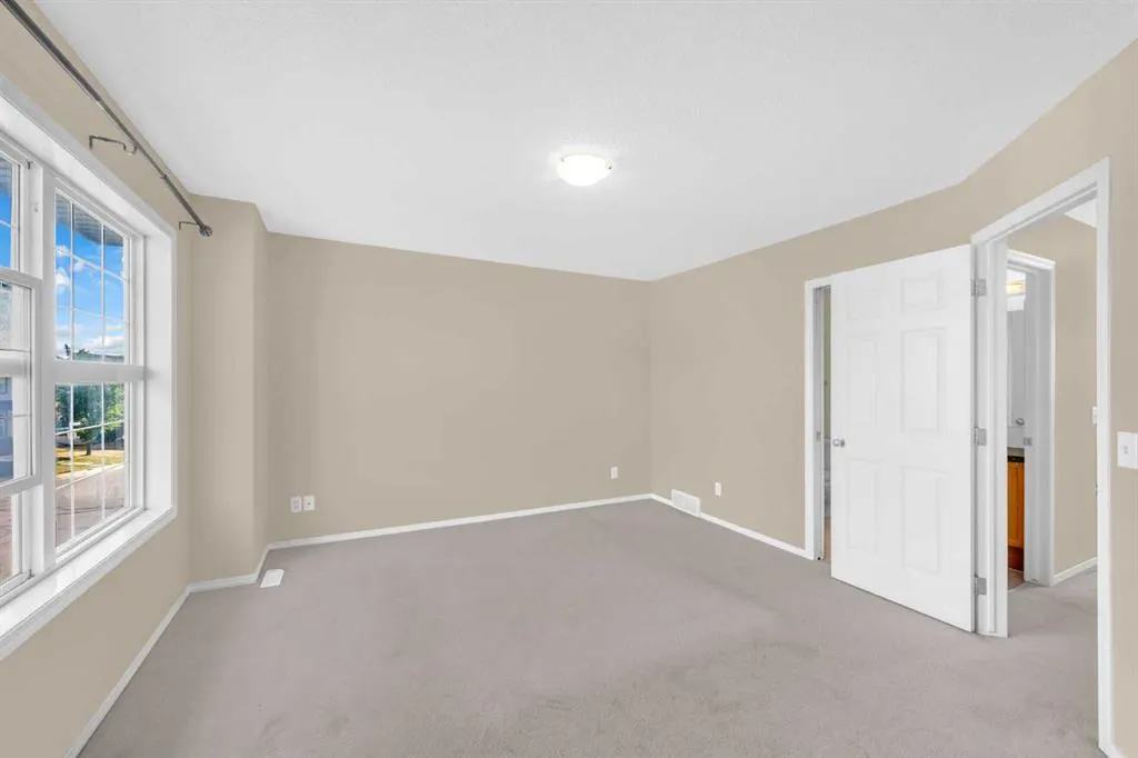 5 Saddlebrook Common NE