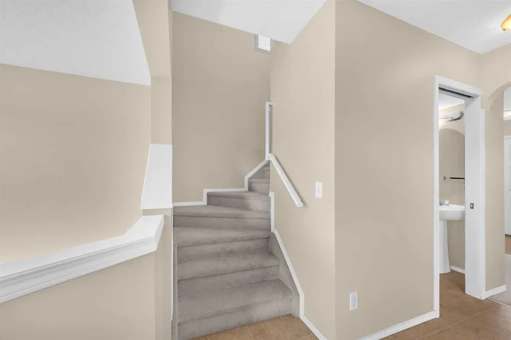 5 Saddlebrook Common NE