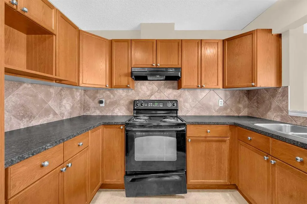 5 Saddlebrook Common NE