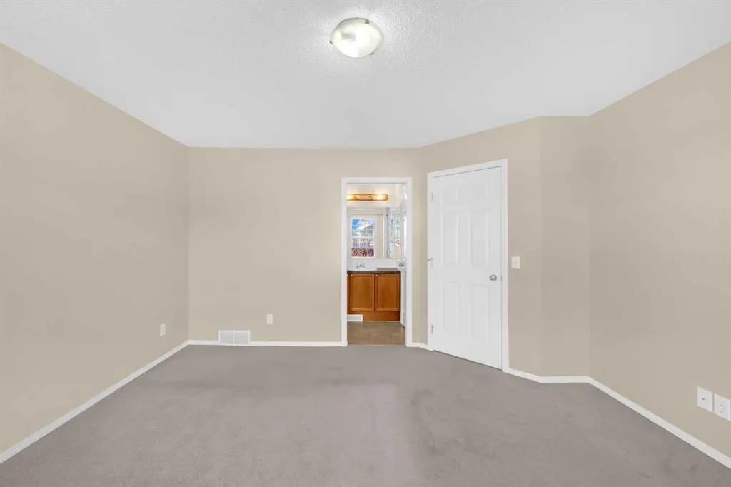 5 Saddlebrook Common NE
