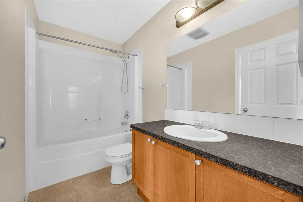 5 Saddlebrook Common NE