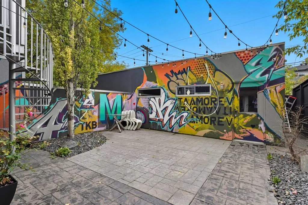 1811 30 Avenue SW