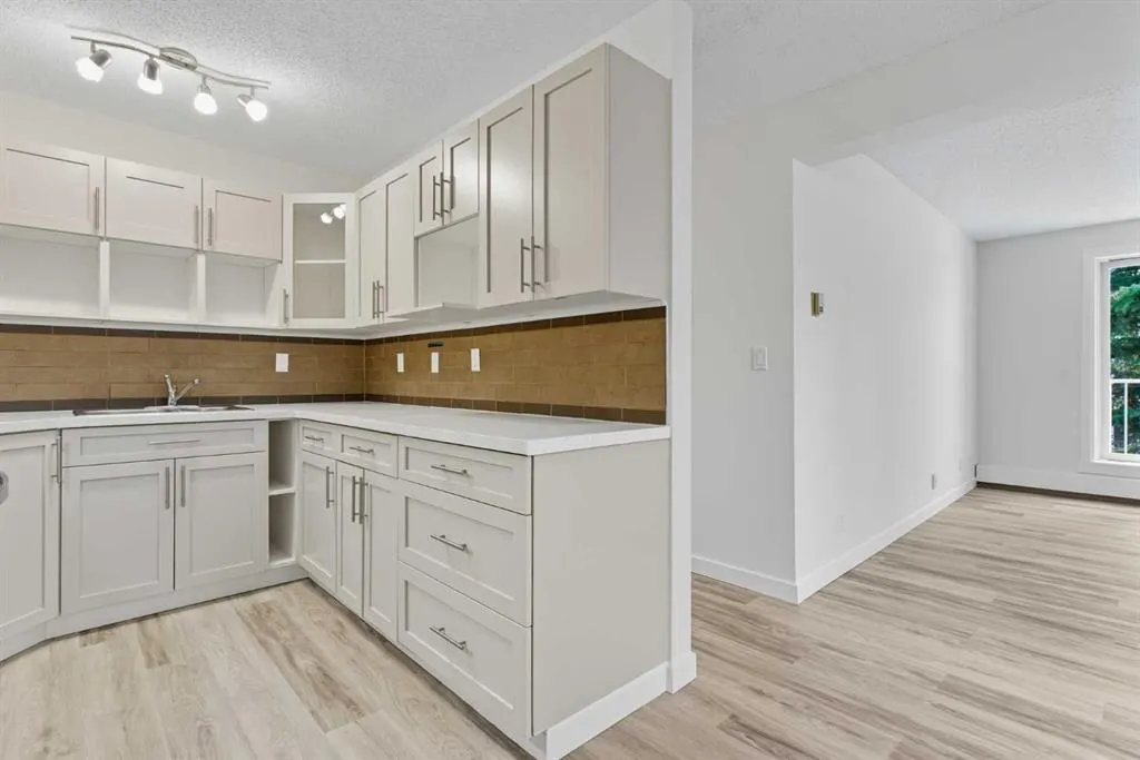 5601 Dalton Drive NW, #302A