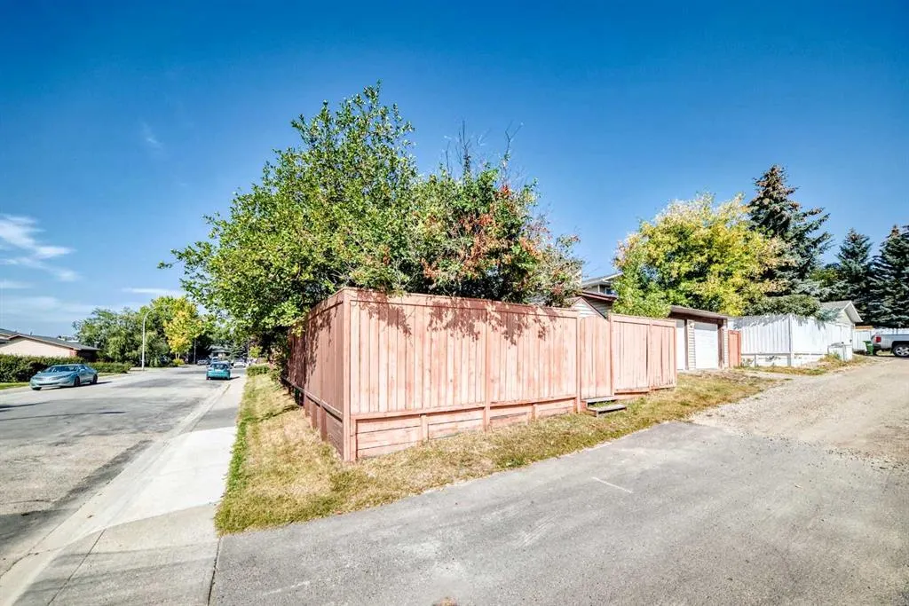 108 Jensen Place NE