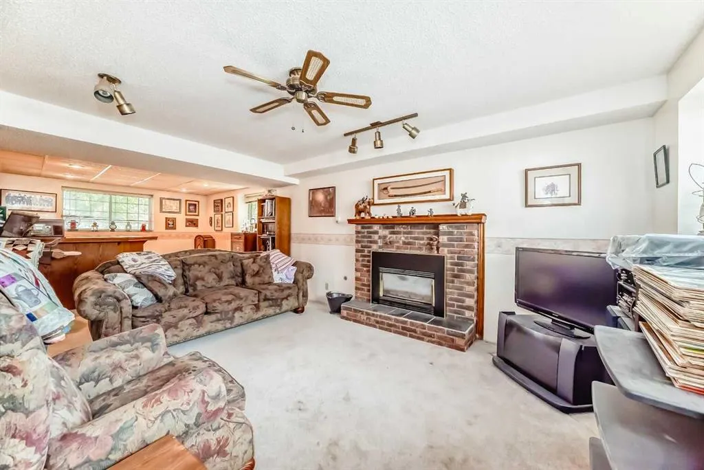 108 Jensen Place NE