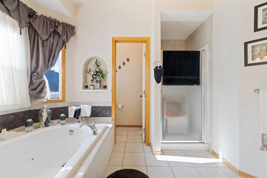 16 Arbour Estates View NW