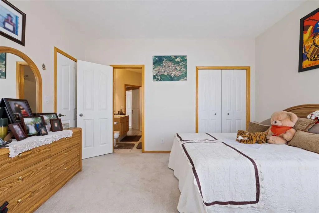 16 Arbour Estates View NW